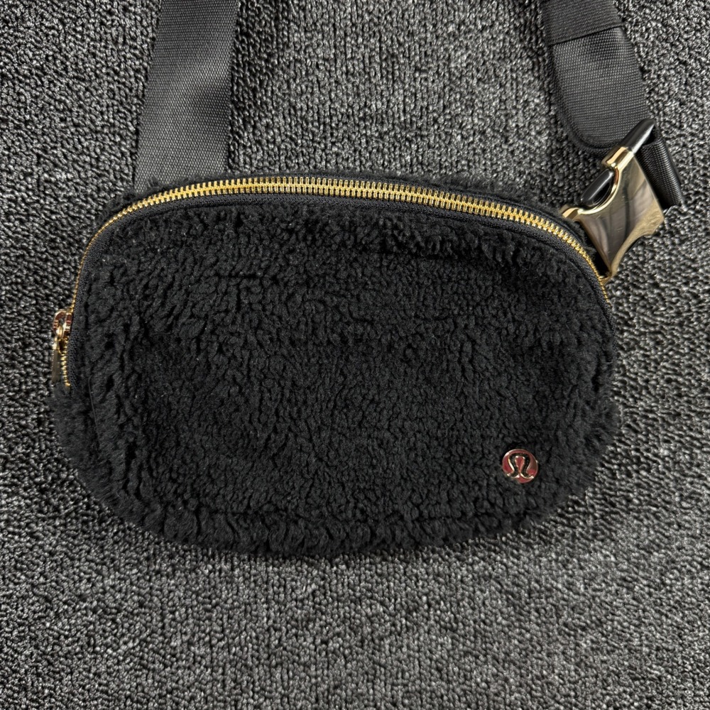 Lululemon Everywhere Belt Bag Black Fleece Sherpa Gold Hardware Fanny Pack